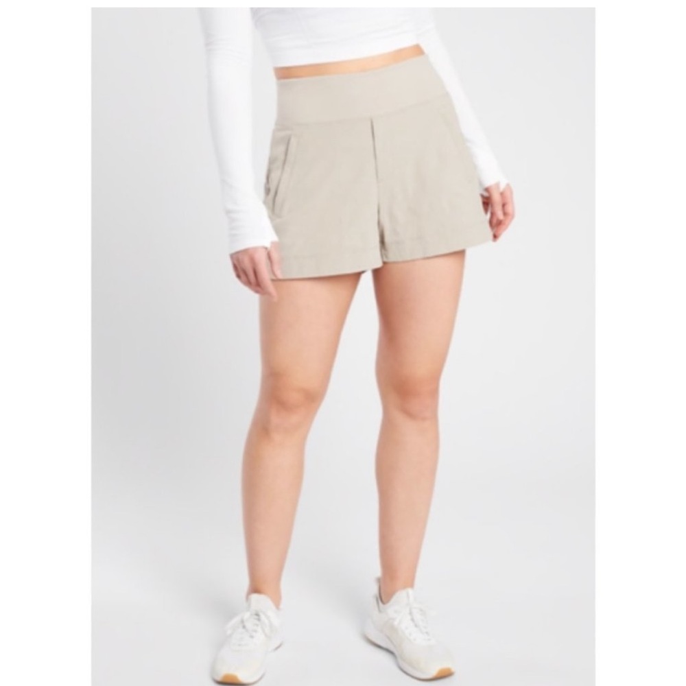 Athleta Trekkie North Short.